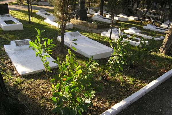 Кладбище Коммунаров - вид типовых могил